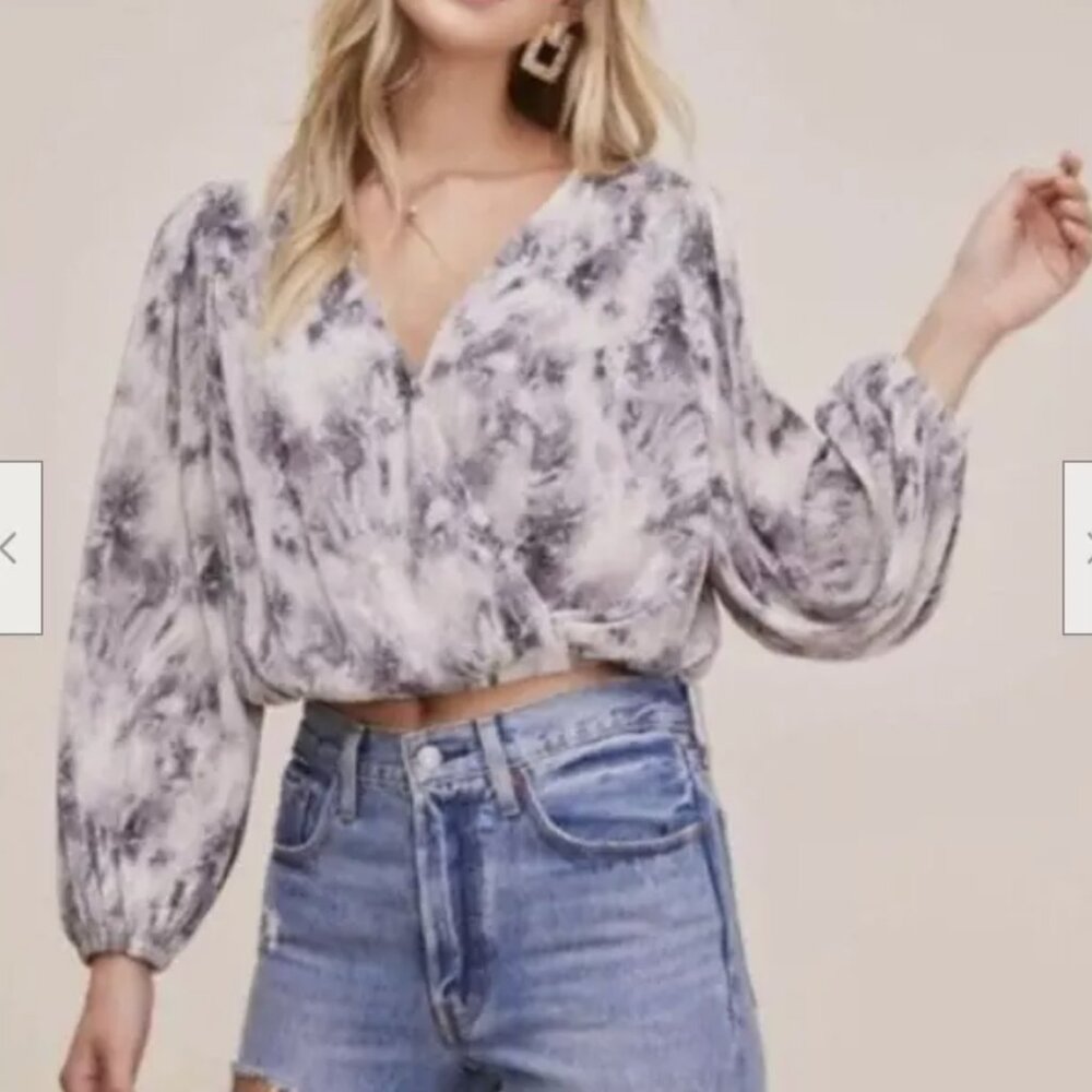 ASTR the Label Gray Surplice Tie-Dye Top Like New